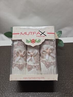 Mutfax Home 3-piece set of Decorative, Embroidered Hand Towel Set In White